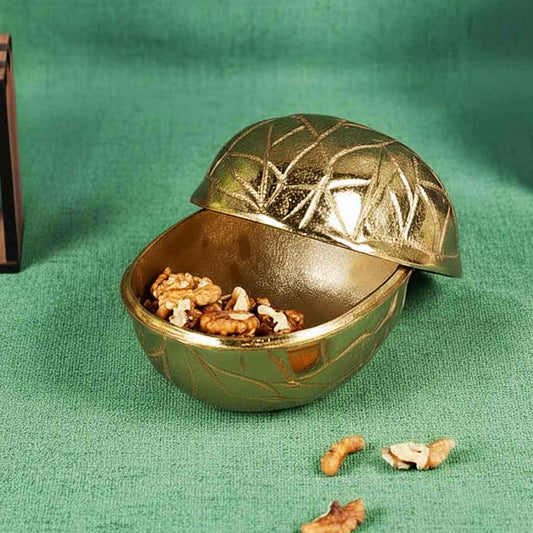 Golden Walnut Platter with 200g Walnuts